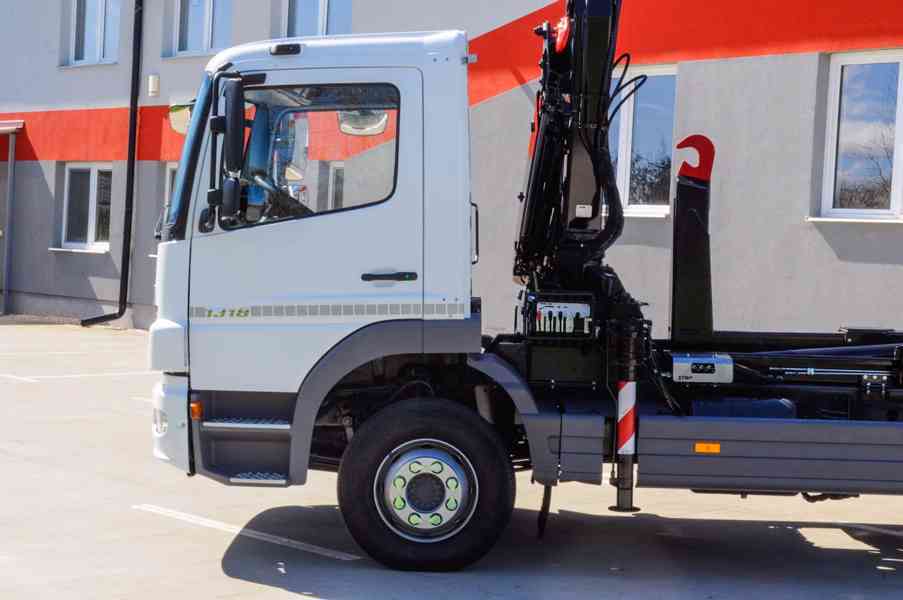 MERCEDES ATEGO 1318 NOVÝ HÁKOVÝ NOSIČ KONTEJNERŮ +HYDR. RUKA - foto 84