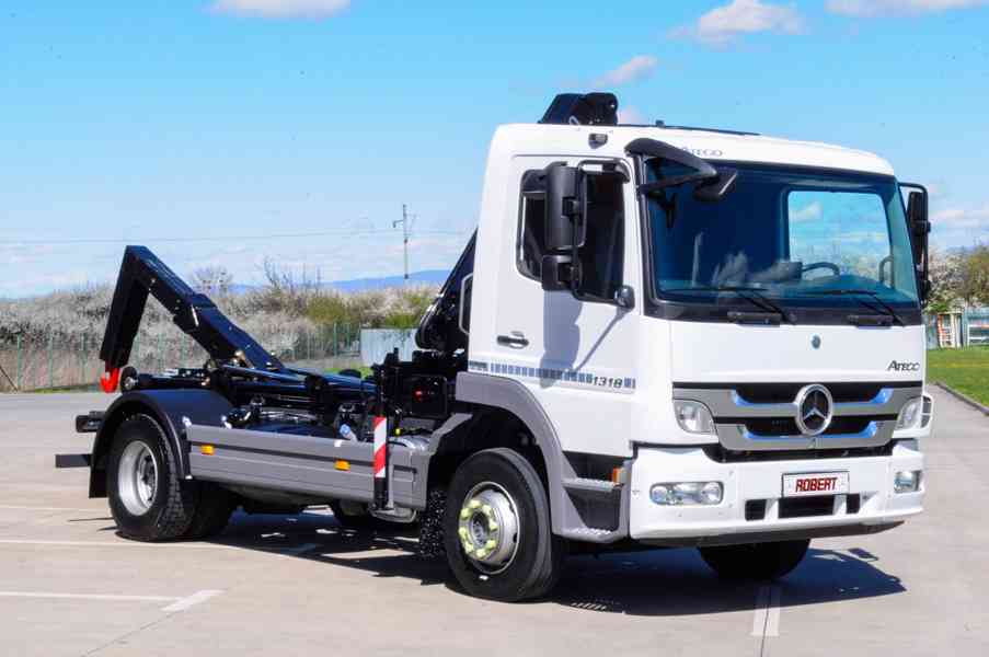 MERCEDES ATEGO 1318 NOVÝ HÁKOVÝ NOSIČ KONTEJNERŮ +HYDR. RUKA - foto 104