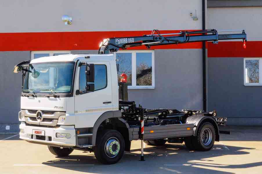 MERCEDES ATEGO 1318 NOVÝ HÁKOVÝ NOSIČ KONTEJNERŮ +HYDR. RUKA - foto 114