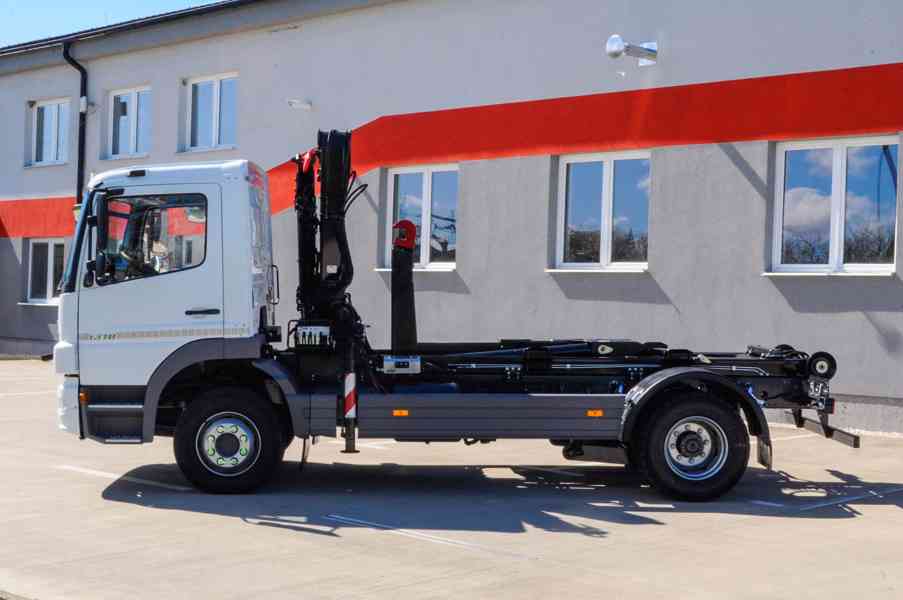 MERCEDES ATEGO 1318 NOVÝ HÁKOVÝ NOSIČ KONTEJNERŮ +HYDR. RUKA - foto 83