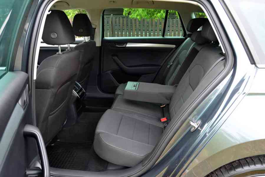 Škoda Superb 2.0 TDI 110kW Ambition Navi DSG - foto 11
