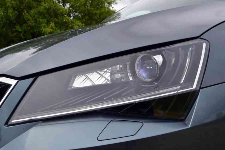 Škoda Superb 2.0 TDI 110kW Ambition Navi DSG - foto 17