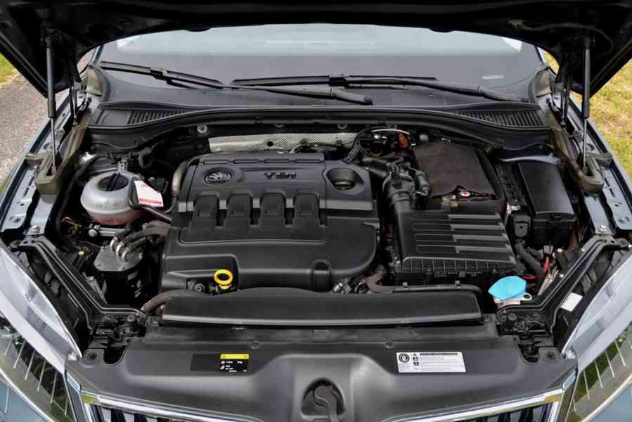 Škoda Superb 2.0 TDI 110kW Ambition Navi DSG - foto 18