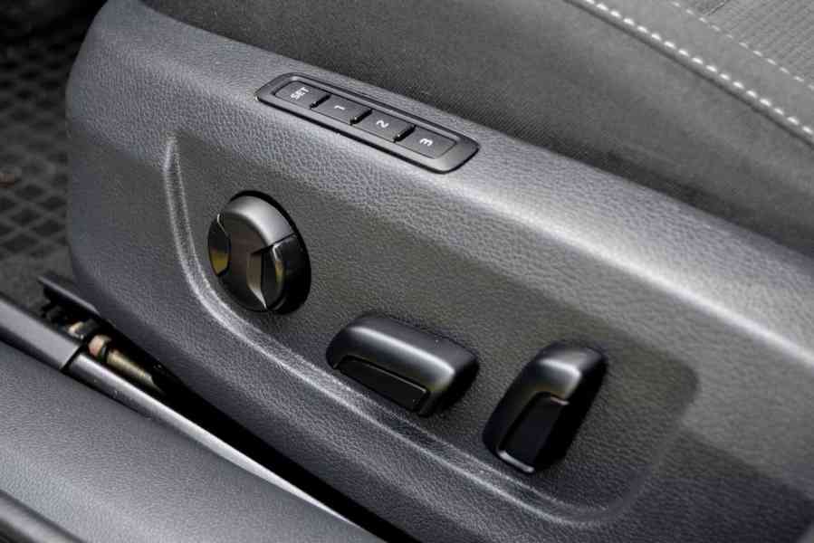 Škoda Superb 2.0 TDI 110kW Ambition Navi DSG - foto 10