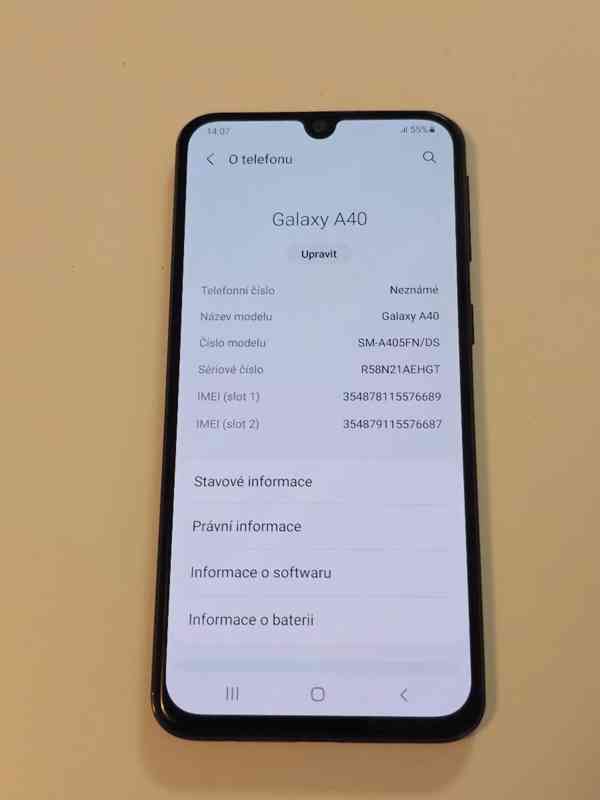Mobilní telefon Samsung Galaxy A40 - foto 4