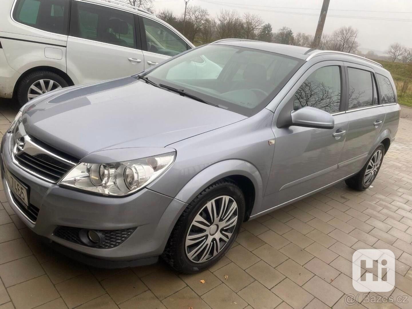 Opel Astra 1,6   16V Caravan – Cosmo - foto 1