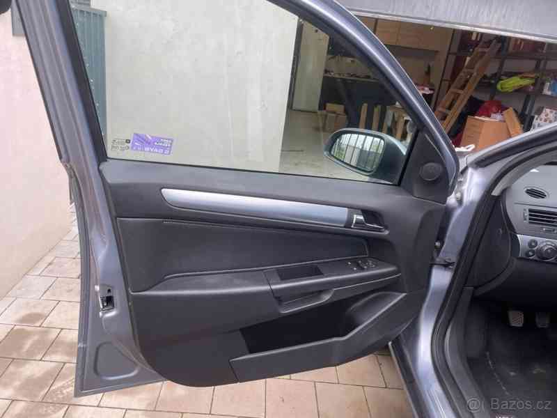 Opel Astra 1,6   16V Caravan – Cosmo - foto 12