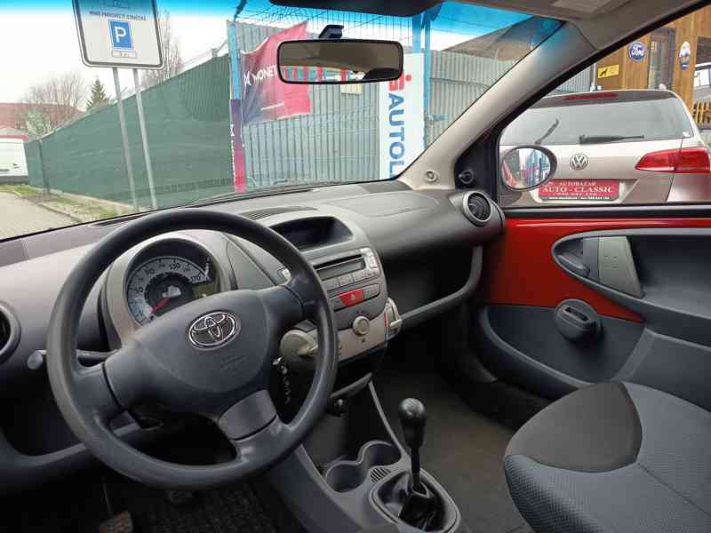 Toyota Aygo 1,0i Comfort ČR  - foto 14
