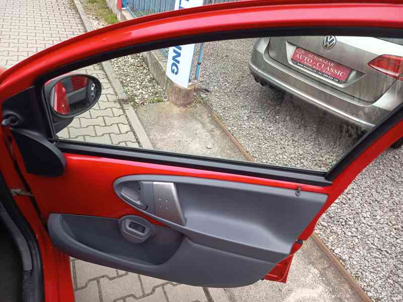 Toyota Aygo 1,0i Comfort ČR  - foto 16