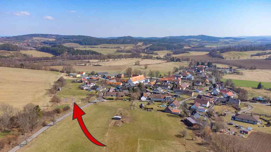 Slunný stavební pozemek s výhledem, Mokrosuky u Sušice - foto 6