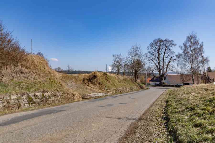 Slunný stavební pozemek s výhledem, Mokrosuky u Sušice - foto 16