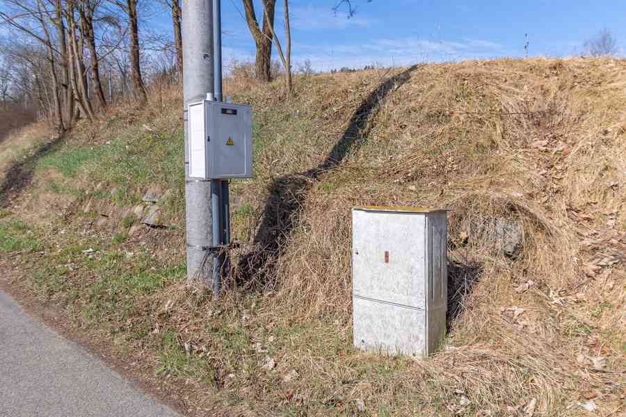 Slunný stavební pozemek s výhledem, Mokrosuky u Sušice - foto 14