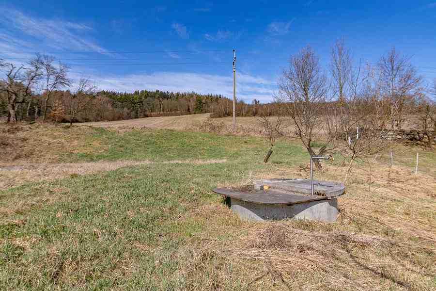 Slunný stavební pozemek s výhledem, Mokrosuky u Sušice - foto 11