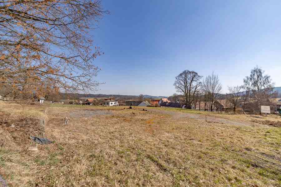 Slunný stavební pozemek s výhledem, Mokrosuky u Sušice - foto 2