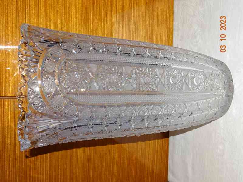 BROUŠENÁ KŘIŠŤÁLOVÁ VÁZA  - foto 2