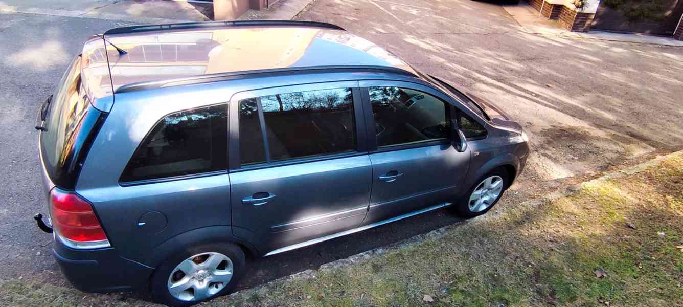 Opel Zafira B  - foto 10