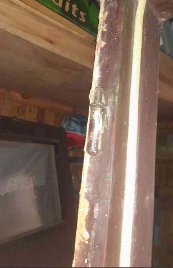 Staré dveře z jedné strany palubky vč. zárubně-výplň dvojité - foto 8