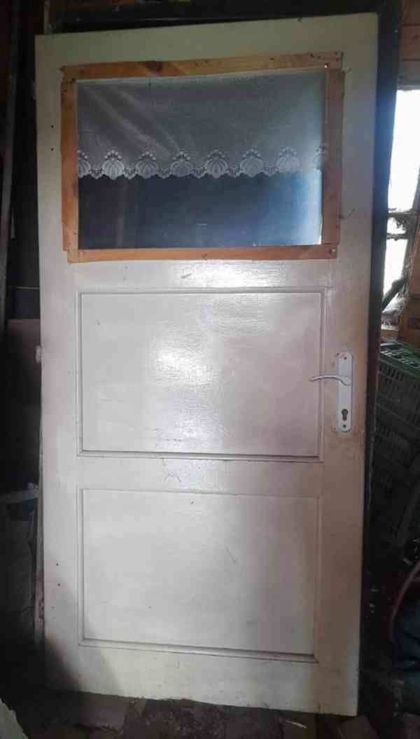 Staré dveře z jedné strany palubky vč. zárubně-výplň dvojité - foto 3