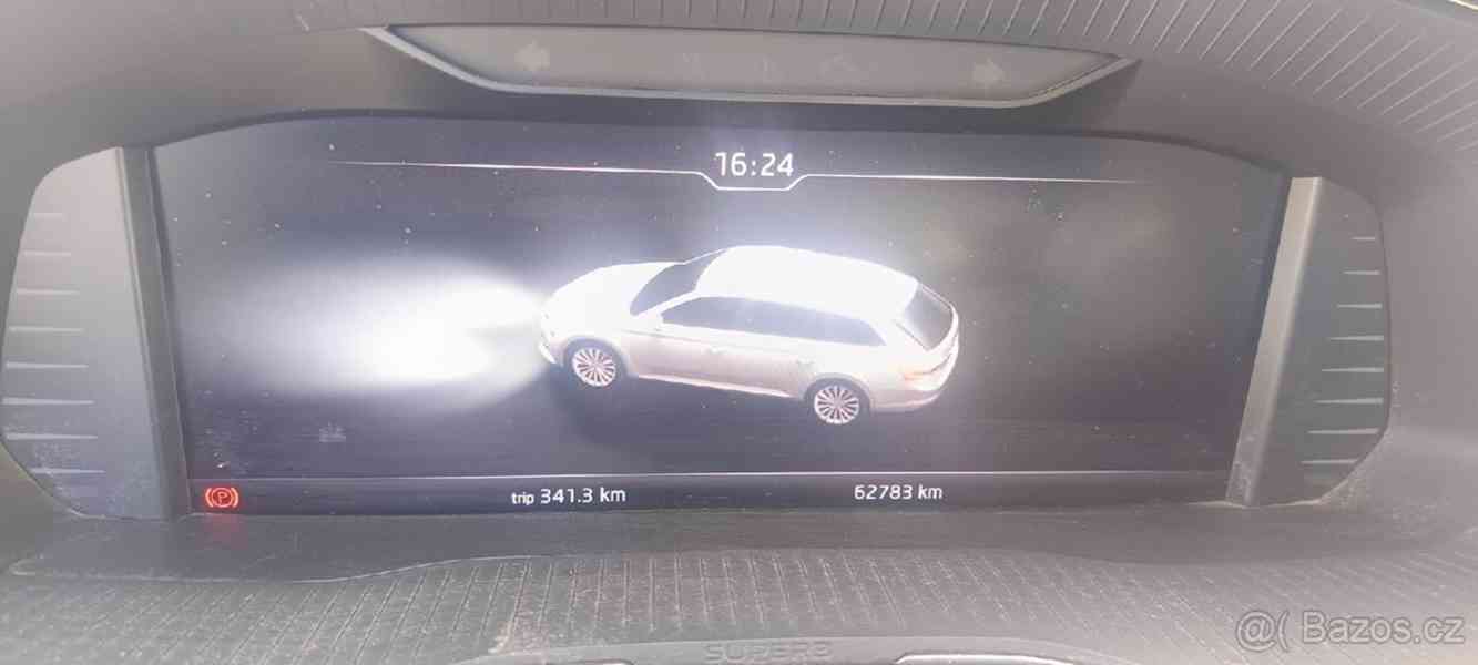 Škoda Superb 2,0   3 Fl - foto 8