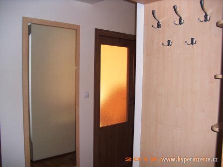 Novostavba 2+kk, 67,8 m2 + balkon + vnitřní parkování - foto 4