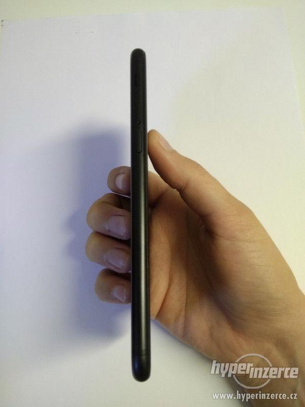 Apple iPhone 7 32GB černý - foto 2