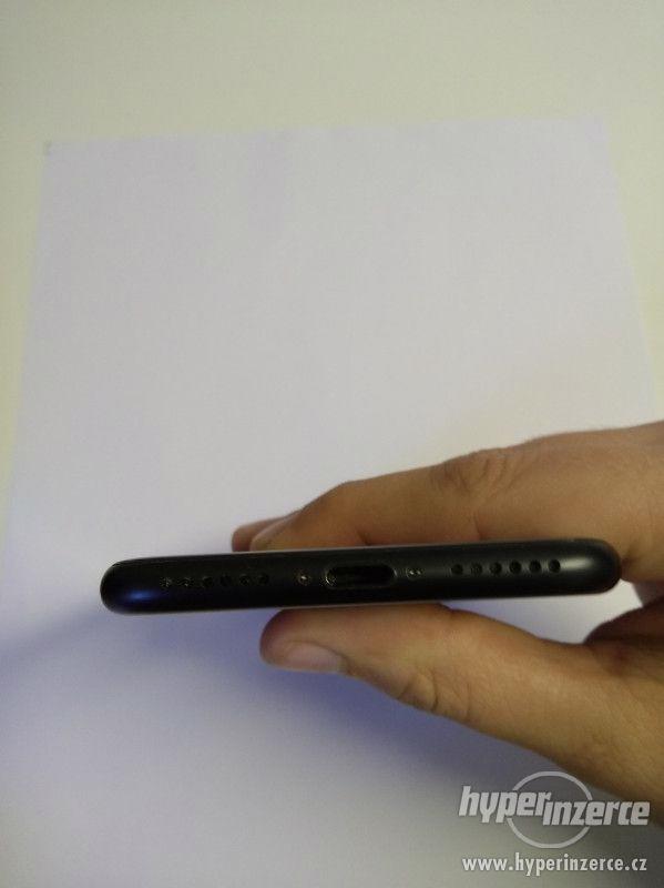 Apple iPhone 7 32GB černý - foto 3