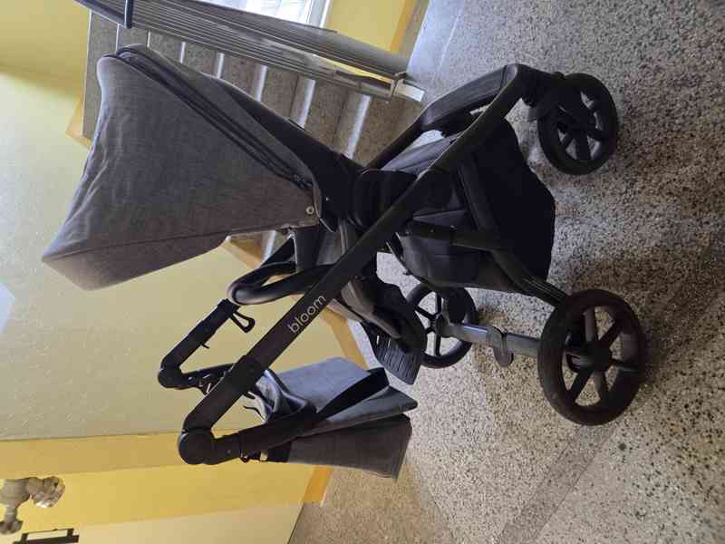 Kombinovany kocarek Roan Bloom 2023 - foto 3