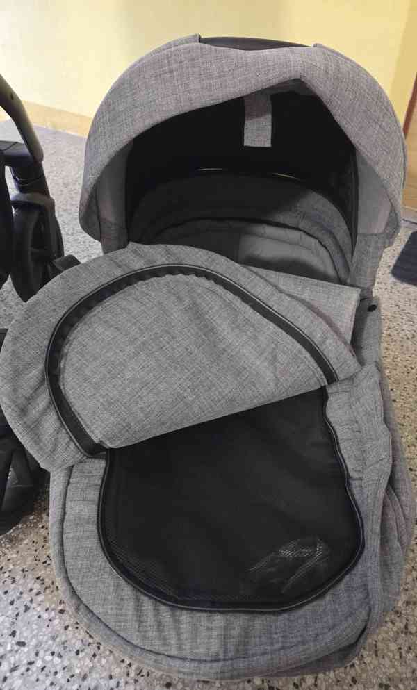 Kombinovany kocarek Roan Bloom 2023 - foto 2