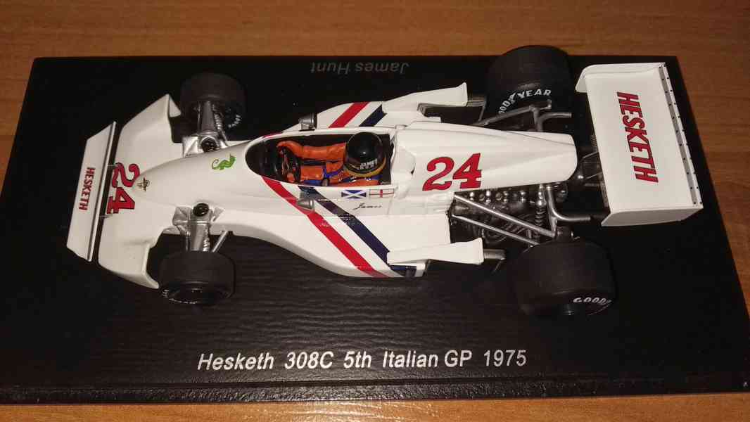 F1 Hesketh 308C #24 James Hunt 1975 Spark S2238 1:43 - foto 7