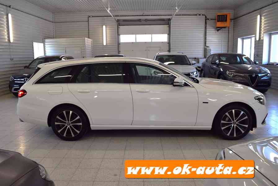 Mercedes-Benz Třídy E 300 de 4 MATIC EQ 225 kW 2021-DPH  - foto 4