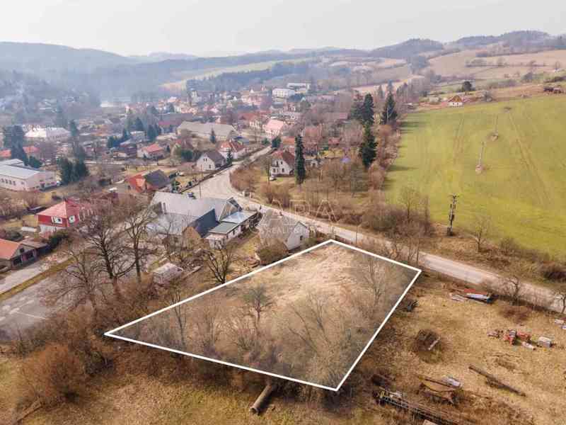 Prodej stavebního pozemku (1545 m2) v Postupicích na Benešovsku - foto 3