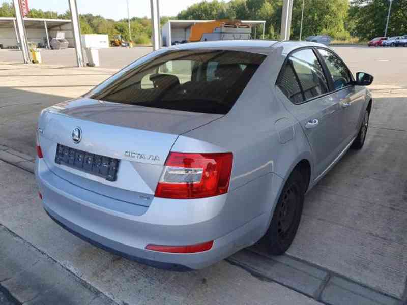 Skoda Octavia III 1,6TDI 77KW 2013 179000KM - foto 11