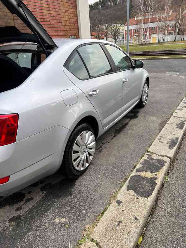 Skoda Octavia III 1,6TDI 77KW 2013 179000KM - foto 6