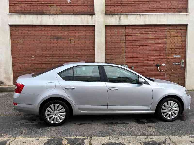 Skoda Octavia III 1,6TDI 77KW 2013 179000KM - foto 8