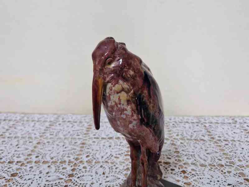 Krásná stará keramická plastika pták Marabu - foto 7