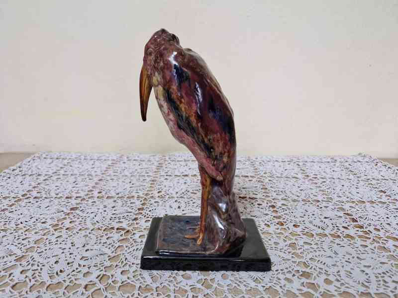 Krásná stará keramická plastika pták Marabu - foto 5