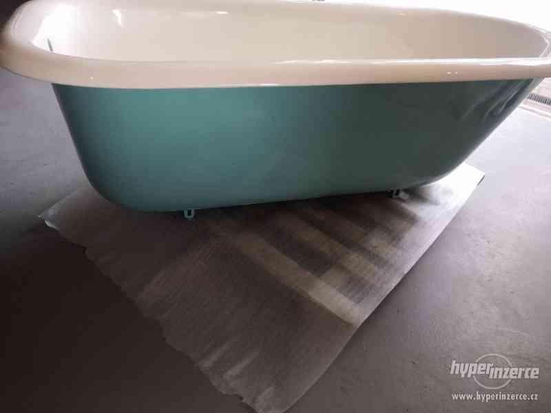 Litinová vana volně stojící a litinové umyvadlo po renovaci - foto 13