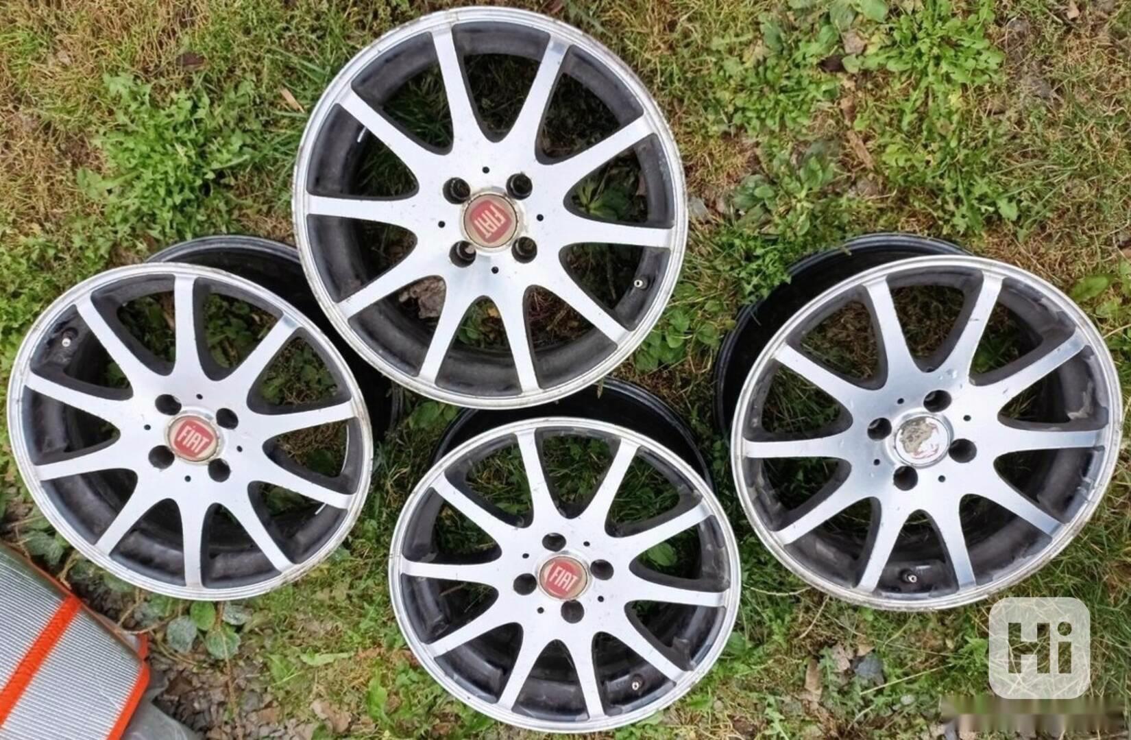 Fiat - alu ráfky Dezent - 16J s roztečí 4krát 98mm , ET-30 - foto 1