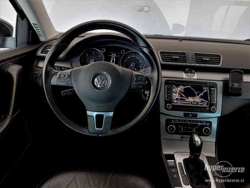 VW Passat B7 Comfortline 2.0TDi, DSG F1, Navi, Top stav - foto 9