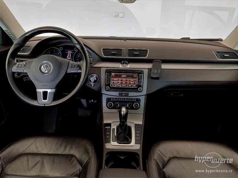 VW Passat B7 Comfortline 2.0TDi, DSG F1, Navi, Top stav - foto 10
