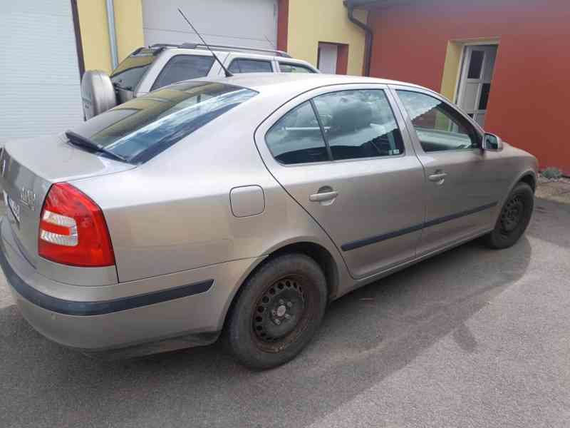 Osobní automobil Škoda Octavia - foto 3