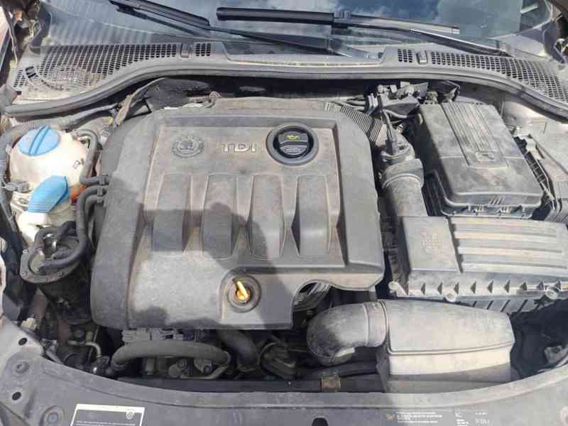 Osobní automobil Škoda Octavia - foto 5