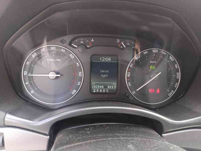Osobní automobil Škoda Octavia - foto 4