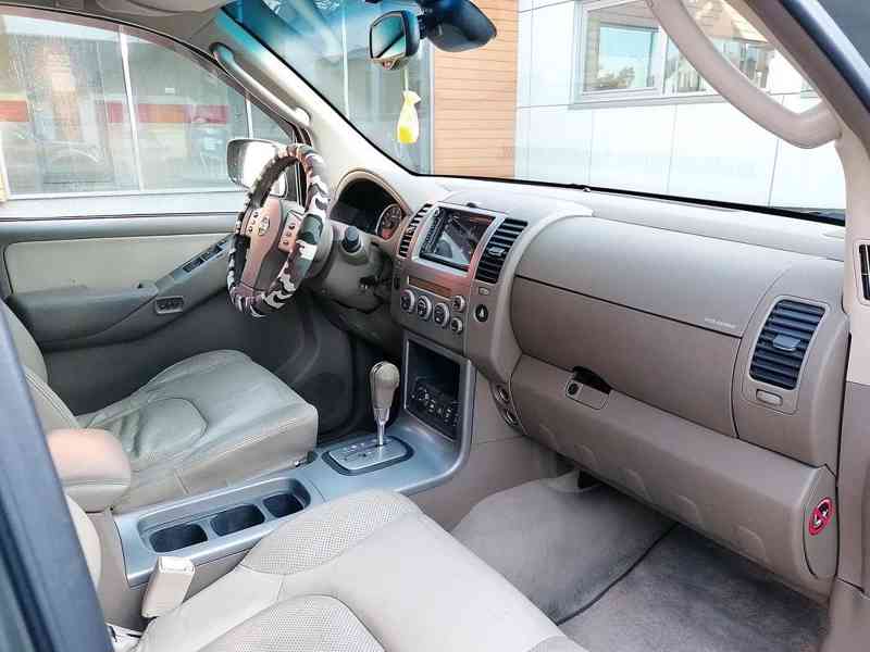 Nissan Pathfinder 2.5 dCi LE Aut. 126kw - foto 3