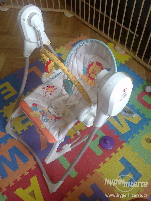 Houpací lehátko Fisher Price Smart Stages 3v1 - foto 1