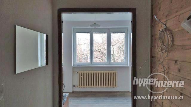 Zrekonstruovaný byt 1+kk v Plzni na Borech - foto 4