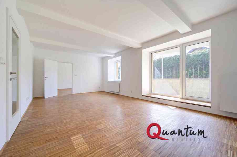 Exkluzivní prodej nové bytové jednotky 2+kk o celkové podlahové ploše 56,7 m2 + terasa 20,9 m2 v prá - foto 1