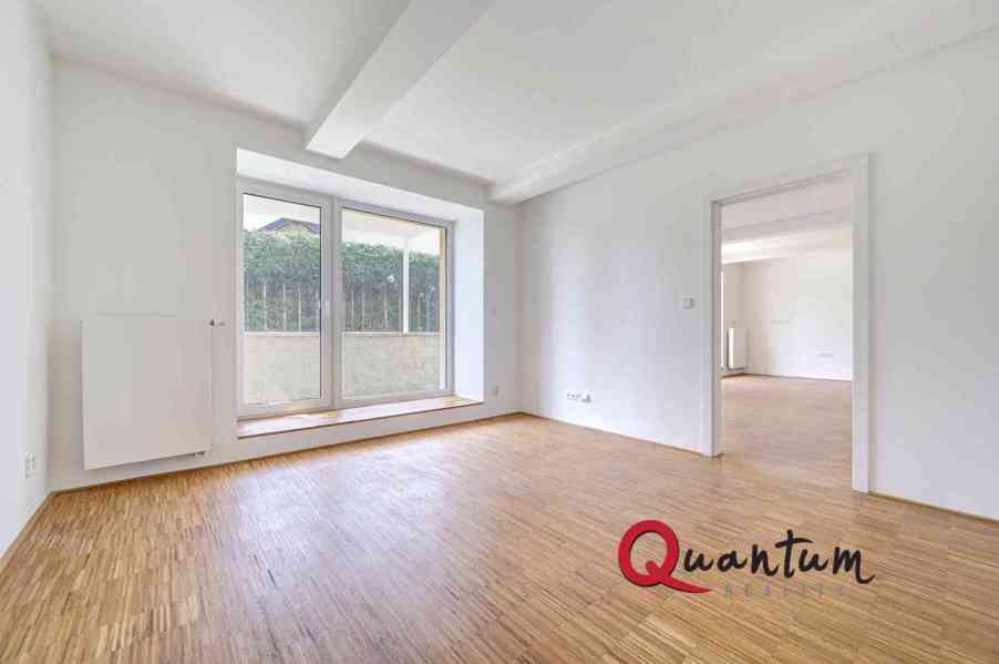Exkluzivní prodej nové bytové jednotky 2+kk o celkové podlahové ploše 56,7 m2 + terasa 20,9 m2 v prá - foto 30