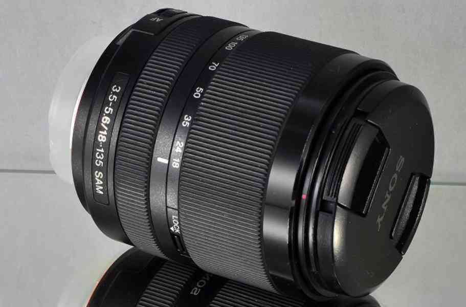 Sony DT 18-135mm 3.5-5.6 SAM **APS-C A-mount Zoom Lens* - foto 6