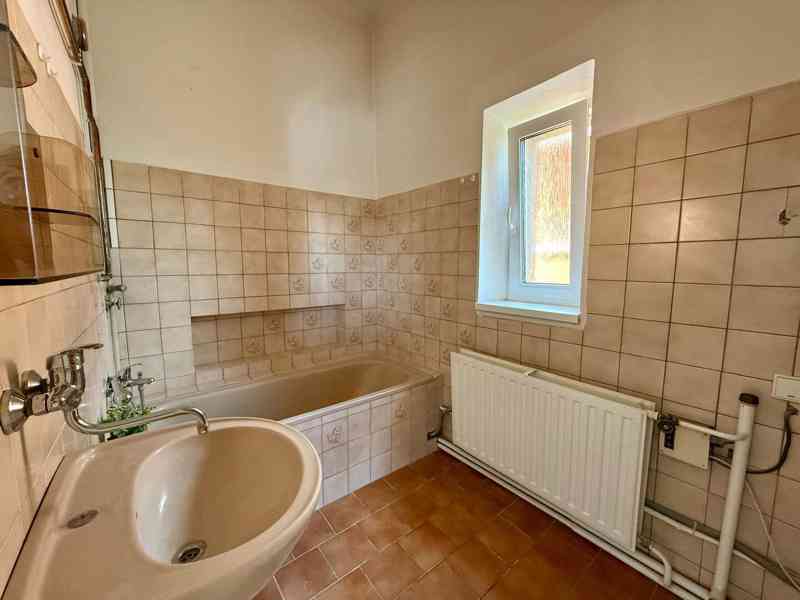 Pronájem bytu 3+kk v cihlovém domě, 85 m2, balkón + zahrádka - foto 9